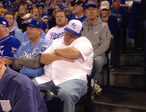 royals-fans-sleeping-world-series